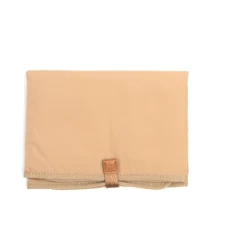 FRESHLY PICKED CLASSIC CROSSBODY IN BUTTERSCOTCH 7 FRESHLY PICKED CLASSIC CROSSBODY IN BUTTERSCOTCH -Babyproducten freshly picked freshly picked classic crossbody in 3