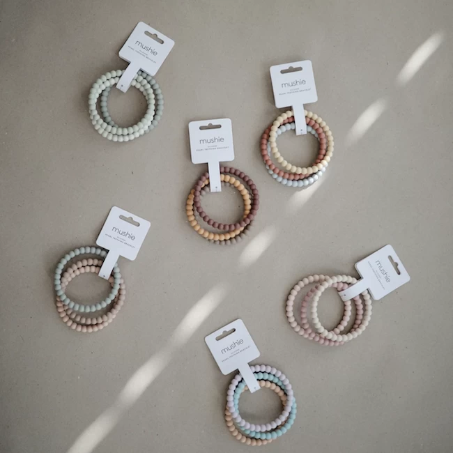 Mushie PEARL TEETHING BRACELET SET OF 3 5 Mushie PEARL TEETHING BRACELET SET OF 3 - Afbeelding 5